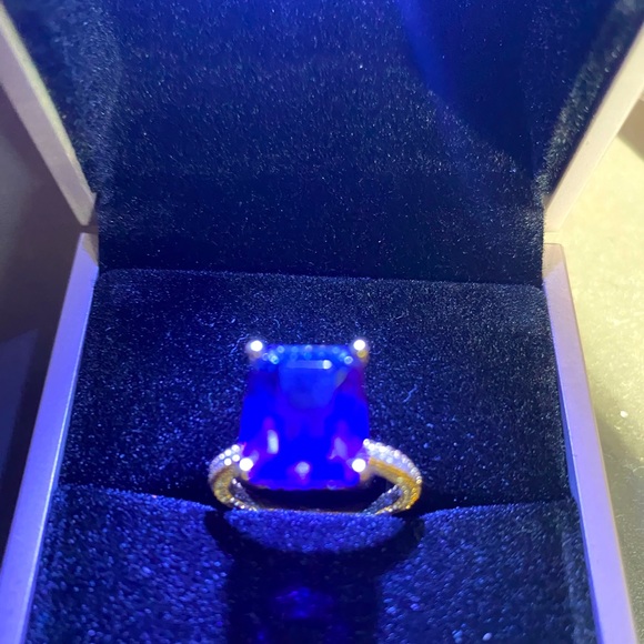 Genuine Blue Sapphire Engagement Ring - Picture 4 of 9